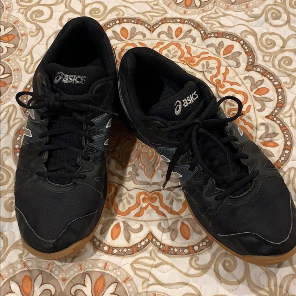Preowned ASICS volleyball shoes 10.5 - Picture 2 of 7